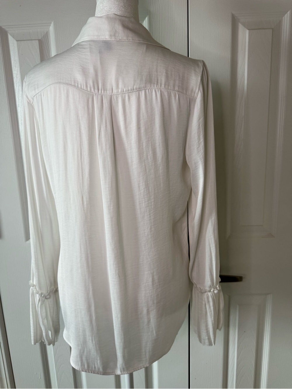 Paige White Pleated Blouse Size Small Bell Sleeve Chic Feminine Top - Picture 5 of 6